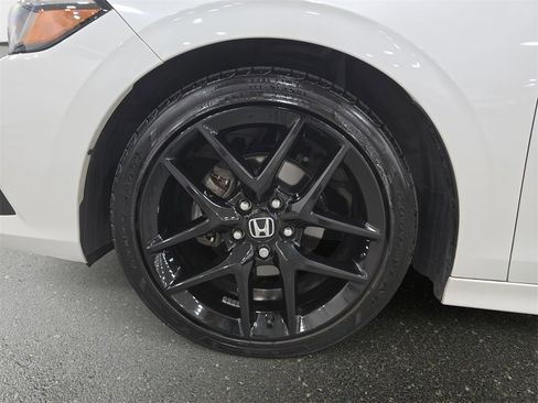 Used 2023 Honda Civic Sport image 29