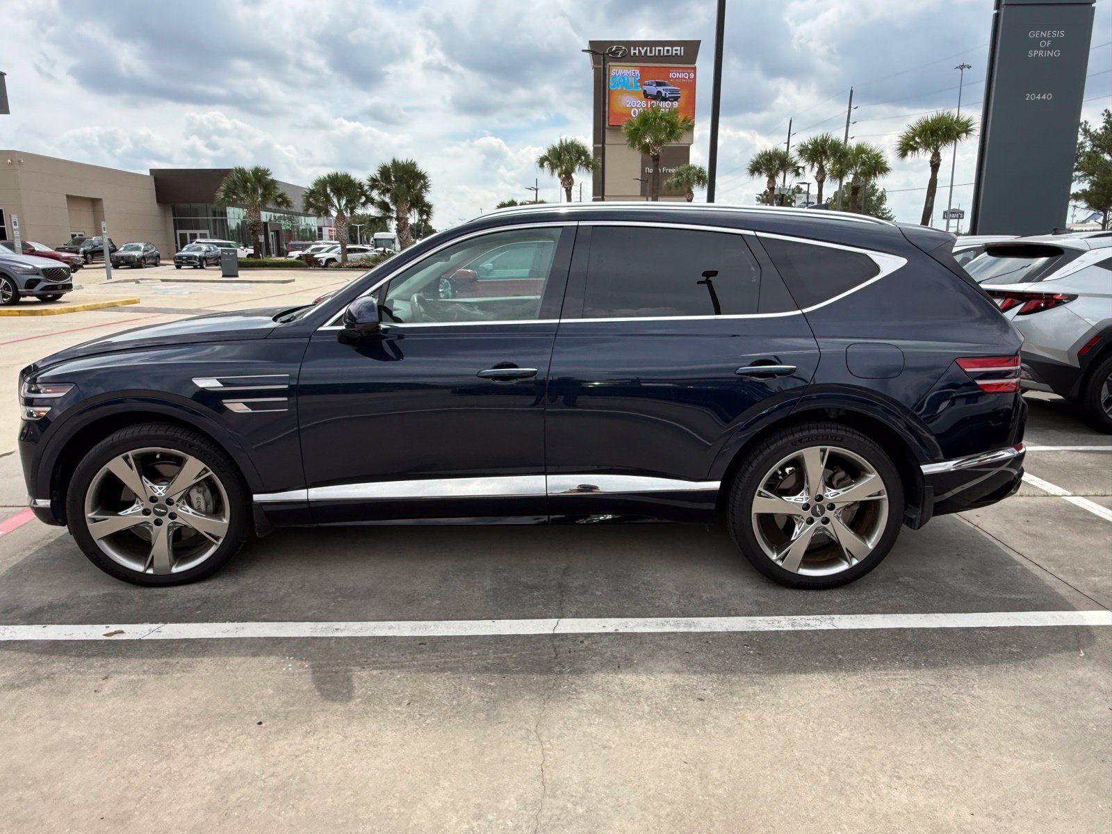 Used 2022 Genesis GV80 2.5T w/ Prestige Package 04 AWD/4WD image 4