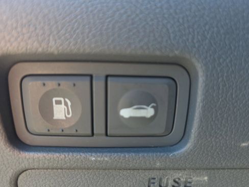 Used 2014 Hyundai Sonata Limited w/ Panoramic Sunroof Package 02 FWD image 29