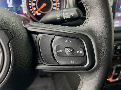 Used 2021 Jeep Gladiator Willys image 32