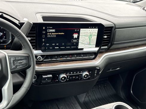 Used 2023 GMC Sierra 1500 Elevation image 3