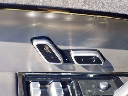 Used 2024 Land Rover Range Rover Sport SE image 36