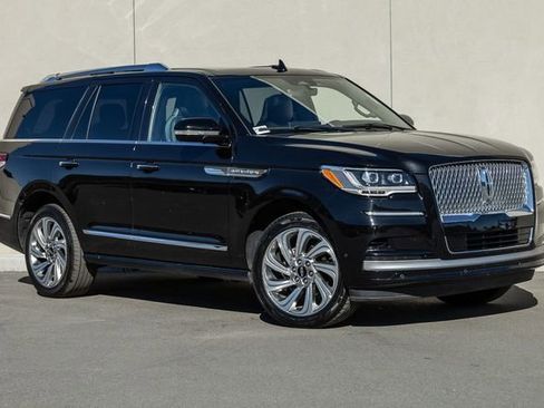 Used 2024 Lincoln Navigator Reserve AWD/4WD image 18