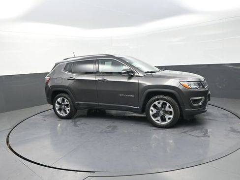 Used 2021 Jeep Compass Limited image 23