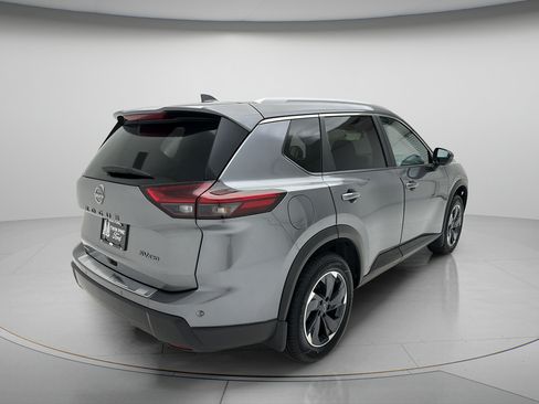 Used 2024 Nissan Rogue SV w/ SV Premium Package AWD/4WD image 5