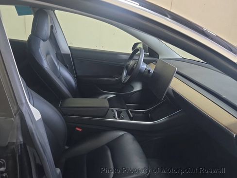 Used 2020 Tesla Model 3 Standard Range Plus RWD image 2