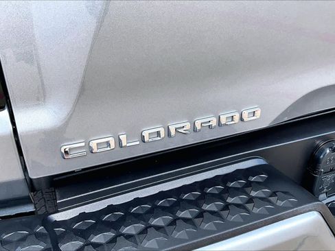 Used 2024 Chevrolet Colorado LT w/ LT Convenience Package II RWD image 10
