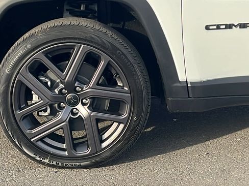 New 2026 Jeep Compass Limited image 9