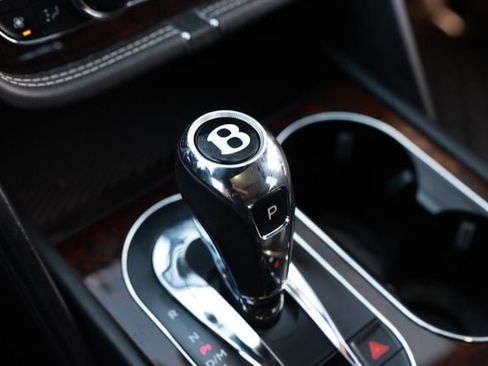 Used 2018 Bentley Bentayga AWD/4WD image 51