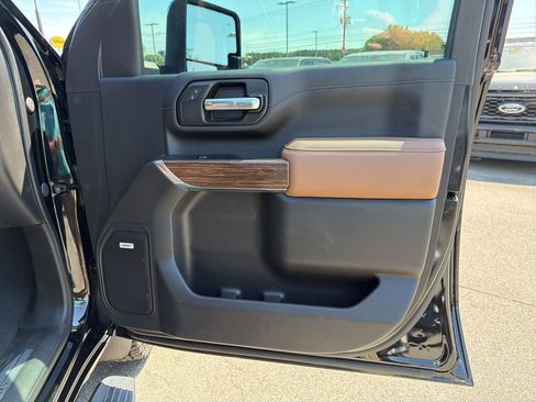 Used 2022 Chevrolet Silverado 3500 High Country AWD/4WD image 23