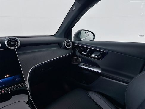 Used 2026 Mercedes-Benz GLC 300 image 26