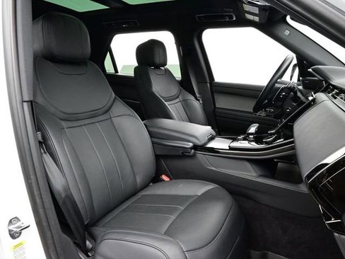 Used 2023 Land Rover Range Rover Sport SE image 15