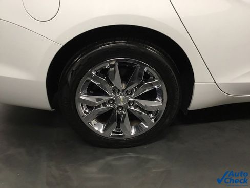 Used 2016 Chevrolet Impala LT w/ Convenience Package image 16