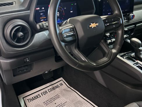 Used 2024 Chevrolet Colorado W/T RWD image 8