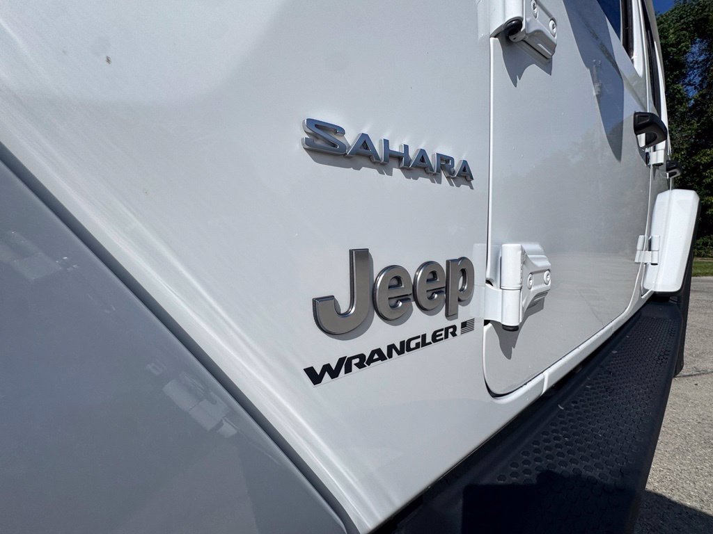 Used 2024 Jeep Wrangler Unlimited Sahara AWD/4WD image 8