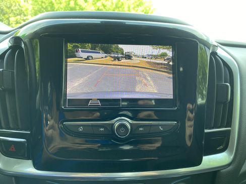 Used 2021 Chevrolet Traverse LS FWD image 27