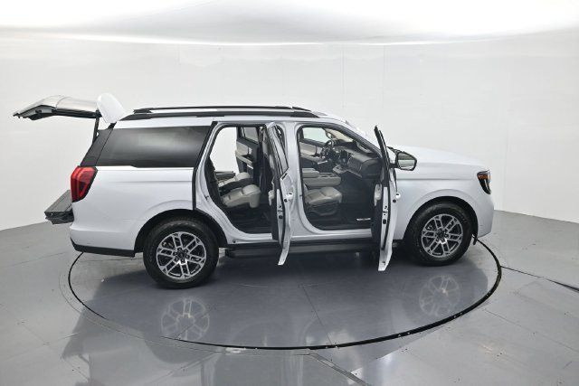 Used 2025 Ford Expedition Active AWD/4WD image 50