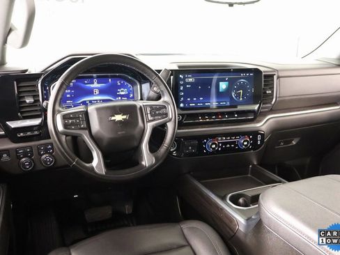 Used 2024 Chevrolet Silverado 2500 LTZ w/ LTZ Convenience Package image 2