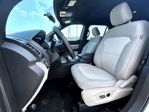Used 2018 Ford Explorer 4WD image 11