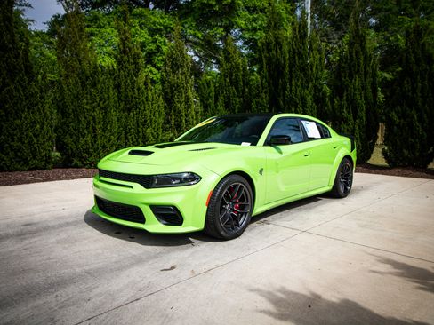 Used 2023 Dodge Charger SRT Hellcat w/ Harman/Kardon Audio Group image 6