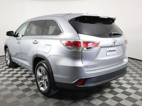 Used 2014 Toyota Highlander Limited Platinum image 4