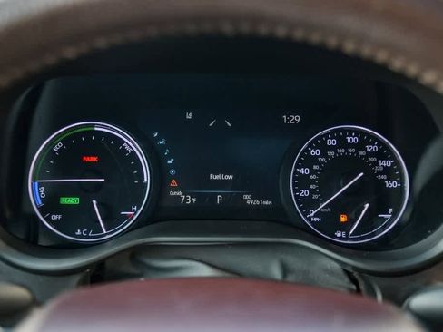 Used 2021 Toyota Sienna Platinum image 33