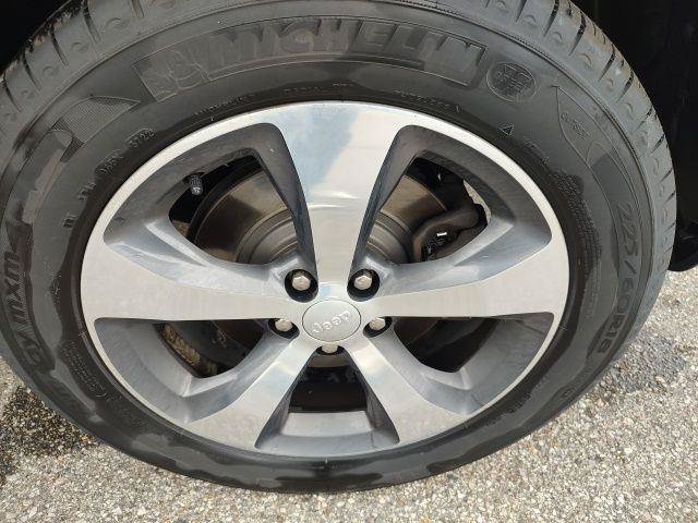 Used 2020 Jeep Cherokee Limited AWD/4WD image 32