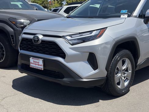 Certified 2025 Toyota RAV4 XLE FWD image 7
