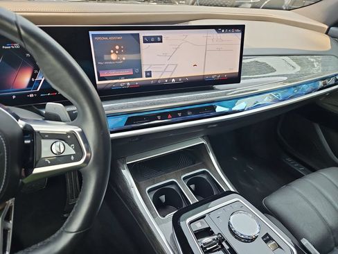 Used 2025 BMW 740i xDrive AWD/4WD image 19