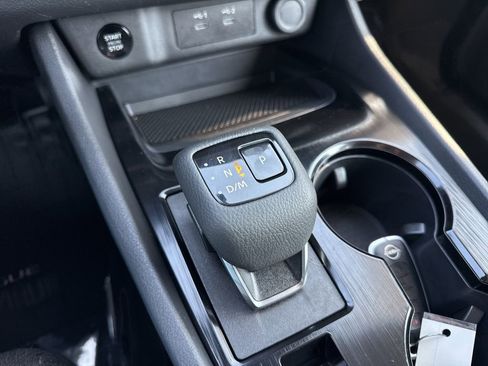 Used 2025 Nissan Rogue SV image 17