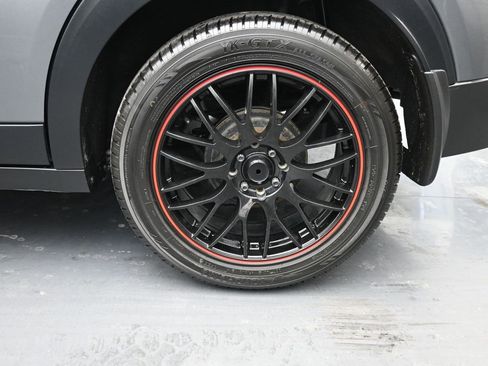 Used 2020 Nissan Kicks S image 11