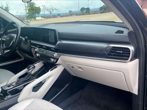 Used 2023 Kia Telluride S FWD image 21