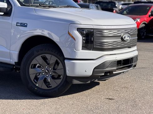 New 2025 Ford F150 Lightning Lariat image 3