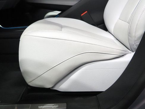 Used 2024 Cadillac Lyriq AWD Luxury image 67