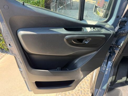 Used 2019 Mercedes-Benz Sprinter 144 image 10