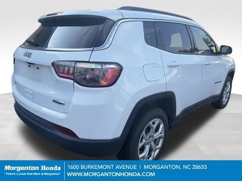 Used 2024 Jeep Compass Latitude AWD/4WD image 8