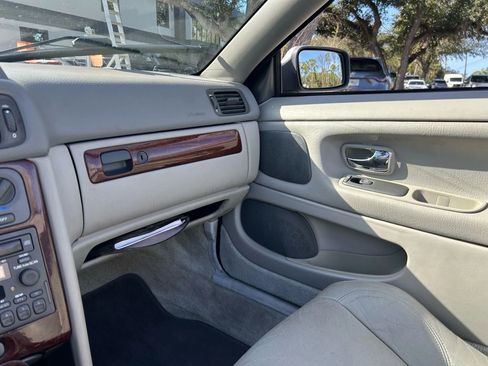 Used 2001 Volvo C70 LT image 11
