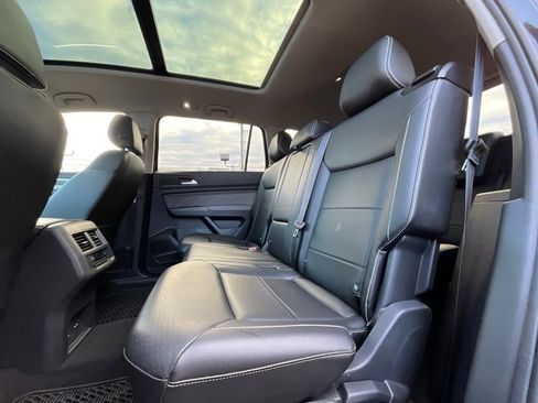 Used 2022 Volkswagen Atlas SE w/ Panoramic Sunroof Package image 13
