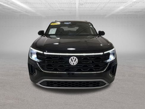 Certified 2024 Volkswagen Atlas Cross Sport SE AWD/4WD image 2