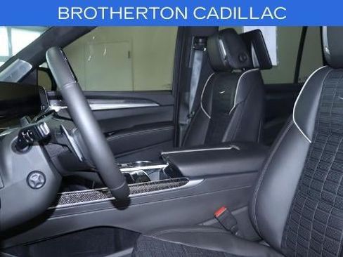 Used 2025 Cadillac Escalade V AWD/4WD image 22