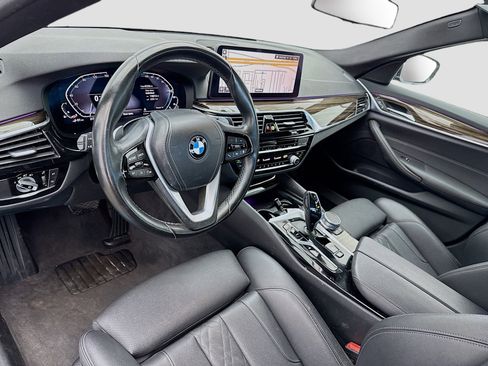 Used 2021 BMW 530e w/ Convenience Package image 7