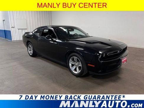 Used 2021 Dodge Challenger SXT RWD image 1