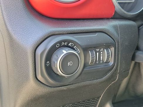 Used 2019 Jeep Wrangler Unlimited Rubicon AWD/4WD image 9
