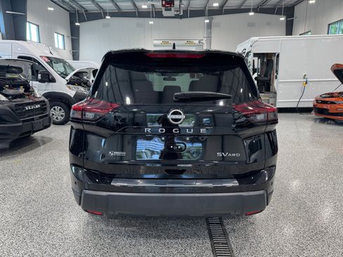 Used 2024 Nissan Rogue SV w/ SV Premium Package AWD/4WD image 8