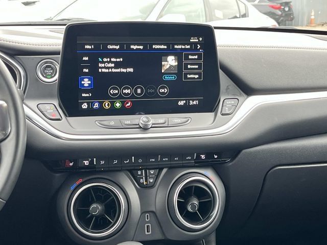 Used 2024 Chevrolet Blazer LT FWD image 18