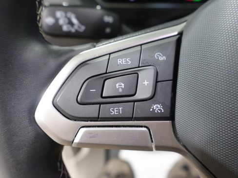 Used 2022 Volkswagen Tiguan SE w/ Panoramic Sunroof Package AWD/4WD image 31