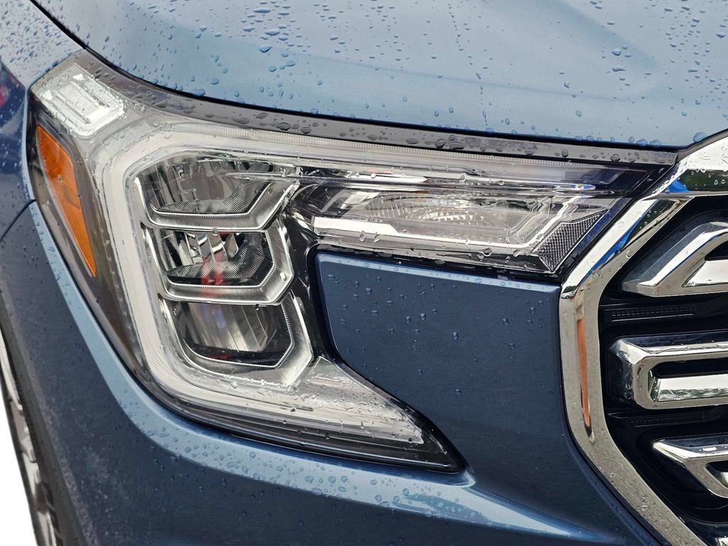Used 2024 GMC Terrain SLT AWD/4WD image 4