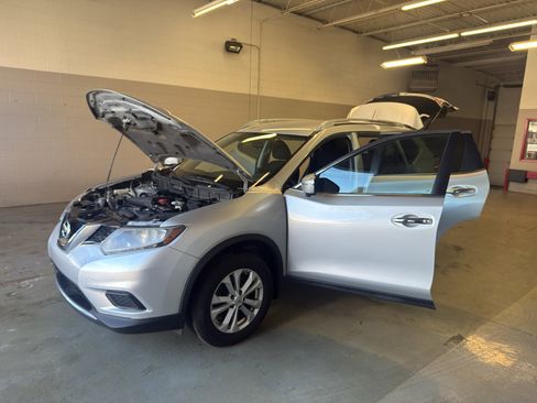Used 2015 Nissan Rogue SV w/ SV Premium Package image 9