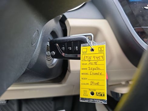 Used 2018 Toyota Camry LE FWD image 22