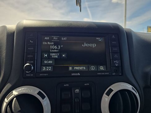 Used 2015 Jeep Wrangler Unlimited Sahara AWD/4WD image 22